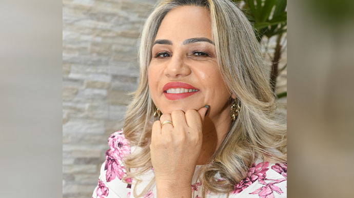 divulgação - Jeceli Aparecida Fazioni Sousa, escritora e professora - Foto: Divulgação divulgação - Jeceli Aparecida Fazioni Sousa, escritora e professora - Foto: Divulgação