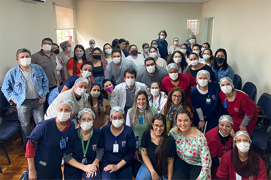 Divulgação - Equipe de alunos e da Santa Casa - Foto: Divulgação Divulgação - Equipe de alunos e da Santa Casa - Foto: Divulgação