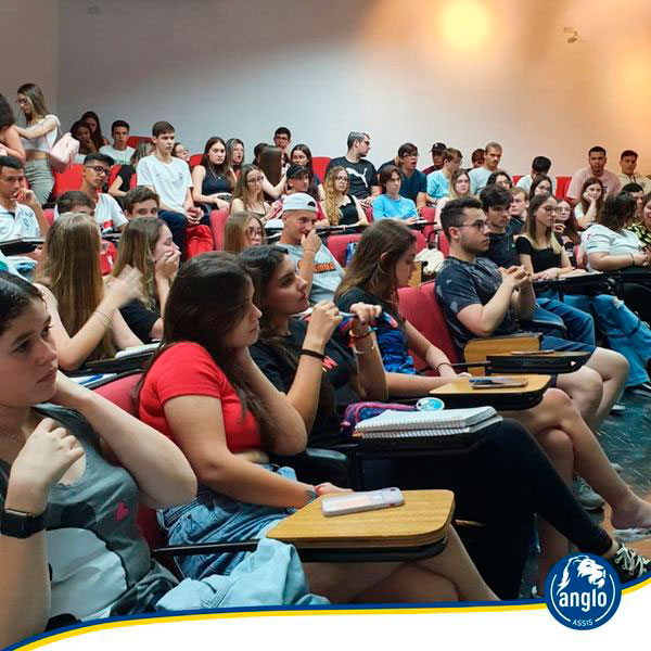 Divulgação - Alunos participaram das aulas e puderam tirar dúvidas na revisão - Foto: Divulgação/Anglo Xereta Divulgação - Alunos participaram das aulas e puderam tirar dúvidas na revisão - Foto: Divulgação/Anglo Xereta