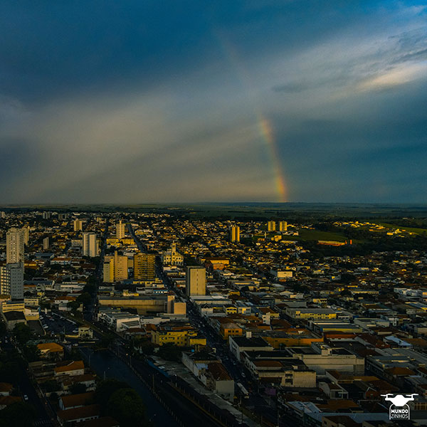 Mundozinhos - Vista aérea de Assis - Foto: Mundozinhos Mundozinhos - Vista aérea de Assis - Foto: Mundozinhos