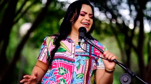 Divulgação - Renata Faria se apresenta na Feira da Noite em Assis - Foto: Divulgação Divulgação - Renata Faria se apresenta na Feira da Noite em Assis - Foto: Divulgação