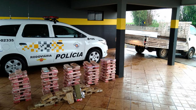 Divulgação - Droga apreendida em Santa Cruz do Rio Pardo - Foto: Divulgação/Polícia Rodoviária