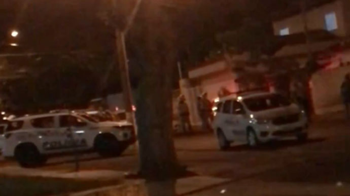 Divulgação - Idosa recebe trote de bandido, mobiliza polícia e preocupa vizinhos, em Assis - Foto: Redes Sociais - Thiago Colzini Divulgação - Idosa recebe trote de bandido, mobiliza polícia e preocupa vizinhos, em Assis - Foto: Redes Sociais - Thiago Colzini