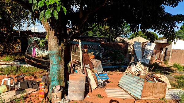 divulgação - Terreno com entulhos e lixos na Vila Ribeiro - Foto: Divulgação