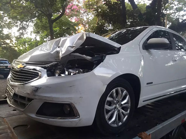 Divulgação - Carro usado pelo padre no atropelamento foi apreendido em Santa Cruz do Rio Pardo — Foto: Polícia Civil/Divulgação