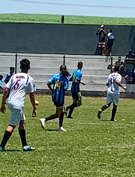 divulgação - Jovem jogando pela escola de base de Tarumã - Foto: Divulgação