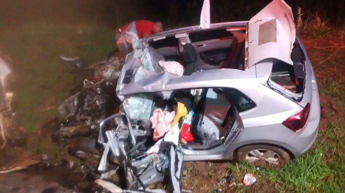 divulgação - Carro em que Catarina Mercadante estava ficou destruído após batida em Echaporã (SP) — Foto: Arquivo pessoal divulgação - Carro em que Catarina Mercadante estava ficou destruído após batida em Echaporã (SP) — Foto: Arquivo pessoal