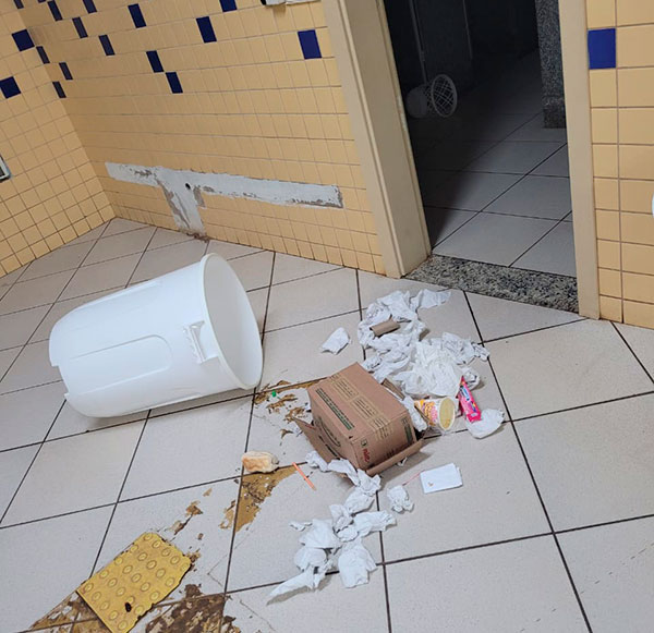 divulgação - Atos de vandalismo na escola João Luiz Galvão - Foto: Divulgação/Arquivo Pessoal divulgação - Atos de vandalismo na escola João Luiz Galvão - Foto: Divulgação/Arquivo Pessoal