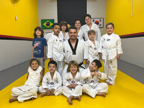 Divulgação - Além de formar atletas, o objetivo da academia é auxiliar os pais na educação e desenvolvimento de seus filhos Divulgação - Além de formar atletas, o objetivo da academia é auxiliar os pais na educação e desenvolvimento de seus filhos