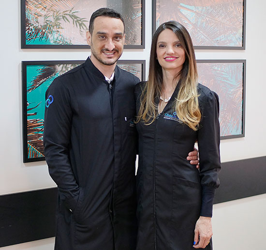 Divulgação - Dr Renato Rodrigues Cimó Implantodontista e sua esposa Poliane da Silva Azevedo Cimó Ortodontista - Foto: Divulgação