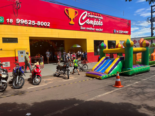O supermercado Campeão fica localizado na Avenida Paschoal Santilli, nº 566 O supermercado Campeão fica localizado na Avenida Paschoal Santilli, nº 566
