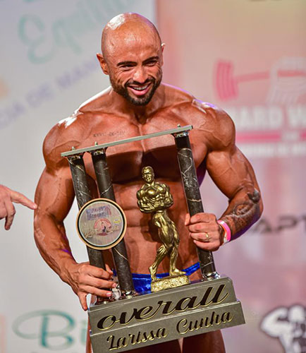 Deivid levou o título de campeão Overall de melhor atleta bodybuilder do evento - Foto: Divulgação Deivid levou o título de campeão Overall de melhor atleta bodybuilder do evento - Foto: Divulgação