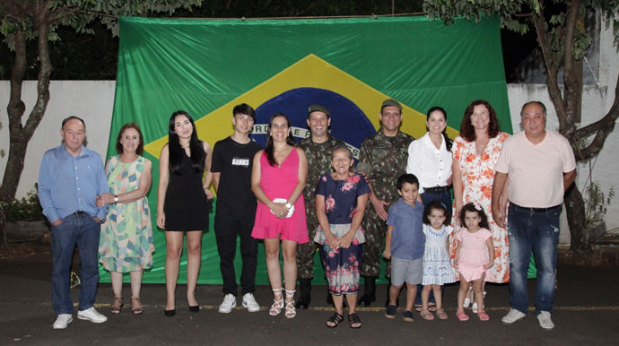 divulgação - Familiares presentes na formatura -  Foto: Divulgação/Tiro de Guerra