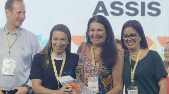 divulgação - Secretária da Saúde Cristiani Silvério esteve presente para receber o prêmio divulgação - Secretária da Saúde Cristiani Silvério esteve presente para receber o prêmio