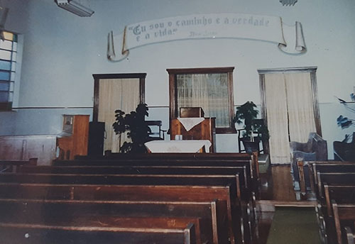 Divulgação - Parte interna da igreja anos 70-90 - Foto: Divulgação Divulgação - Parte interna da igreja anos 70-90 - Foto: Divulgação
