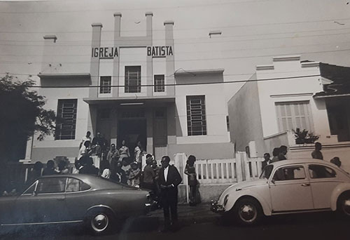 Divulgação - Fachada igreja anos 70 - Foto: Divulgação Divulgação - Fachada igreja anos 70 - Foto: Divulgação