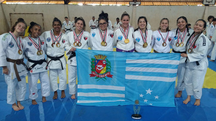 Divulgação - Judocas conquistaram o hexacampeontato nos Jogos Regionais - Foto: Divulgação