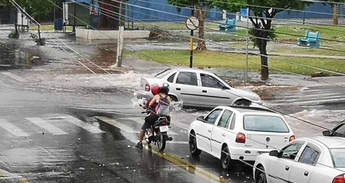 Imagem enviada ao Portal AssisCity - Ponto próximo à Subprefeitura também sofreu com a chuva - FOTO: Imagem enviada ao Portal AssisCity Imagem enviada ao Portal AssisCity - Ponto próximo à Subprefeitura também sofreu com a chuva - FOTO: Imagem enviada ao Portal AssisCity