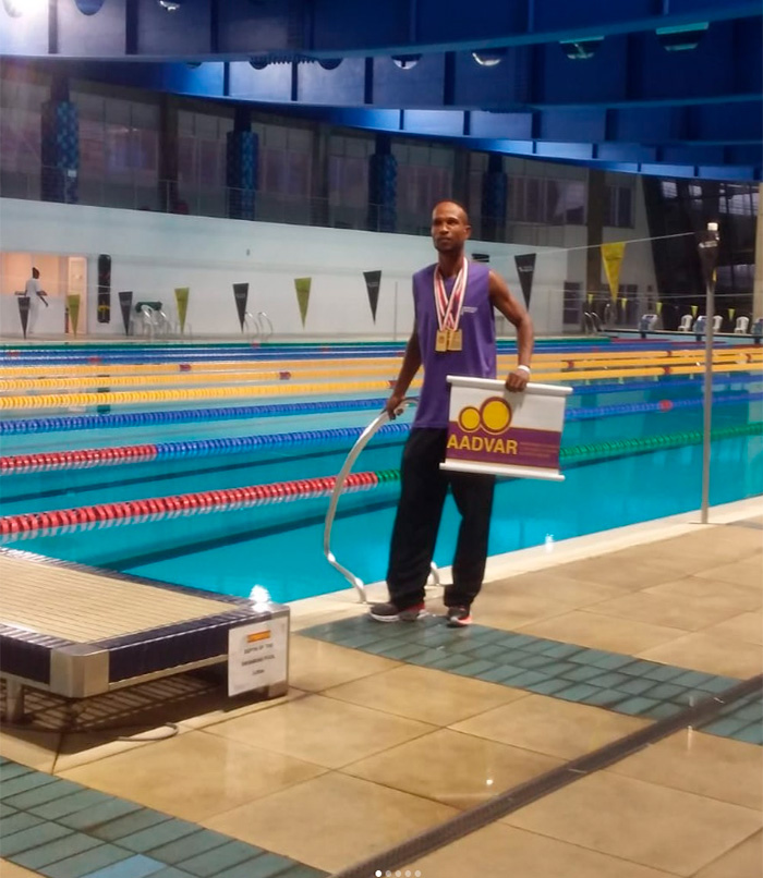 Reprodução/Arquivo Pessoal - O nadador assisense Eduardo de Almeida conquistou quatro medalhas de ouro nos Jogos Paralímpicos do Estado de São Paulo - Foto: Reprodução/Arquivo Pessoal