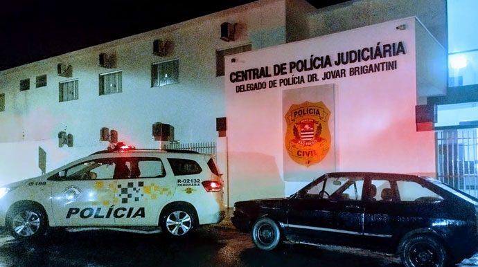 Divulgação/Policia Rodoviaria - Carro recuperado pela Polícia em Quatá - Divulgação/Policia Rodoviaria