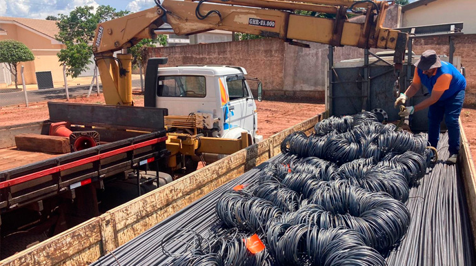 Divulgação/ASN Engenharia - A obra recebeu mais de 26 mil kg de aço das estacas da cortina de contenção - Foto: Divulgação/ASN Engenharia