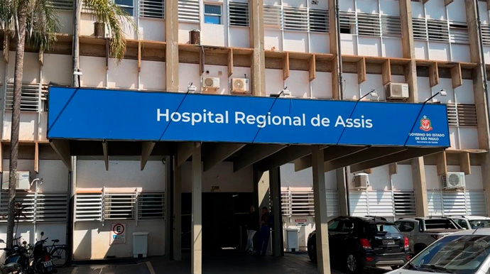 Portal AssisCity - Ato foi realizado em frente ao Hospital Regional de Assis - Foto: Portal AssisCity