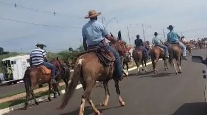 Divulgação - Cavalgada homenageia Mauro Correia, domador de cavalos morto há uma semana em Assis - FOTO: Divulgação